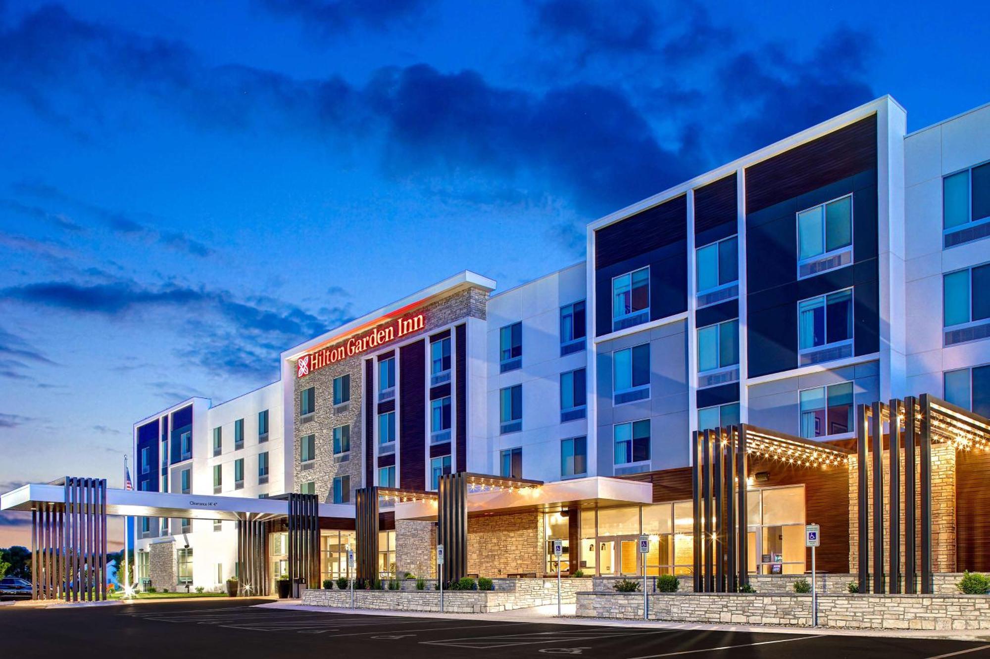 Hilton Garden Inn Cedar Rapids Exterior foto